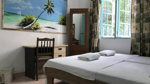 1 bedroom, premium bedding, minibar, in-room safe