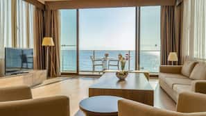 Premium bedding, down duvet, minibar, desk