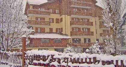 Hotel Bucaneve
