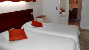 Bureau, chambres insonorisées, lits bébé (gratuits), Wi-Fi gratuit