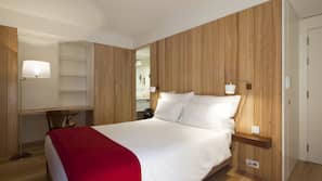 Minibar, in-room safe, desk, laptop workspace