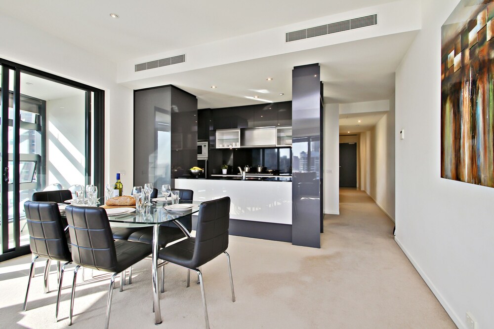 Southbank Apartments - Eureka Tower