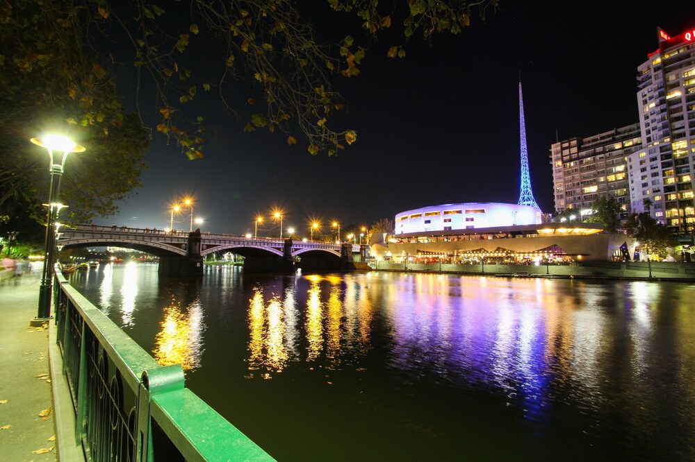 Southbank Apartments - Eureka Tower