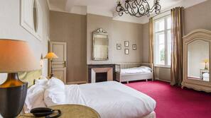 In-room safe, iron/ironing board, free WiFi