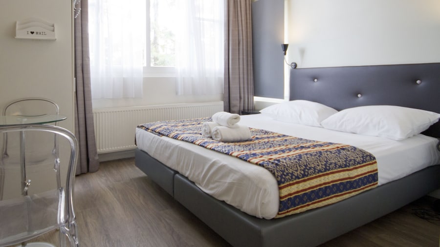 Acostar Hotel