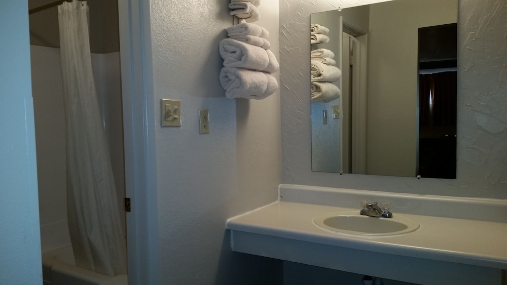 Rode Inn Motel in Clifton Best Rates & Deals on Orbitz