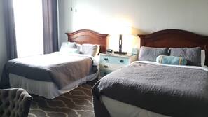 Premium bedding, desk, iron/ironing board, free WiFi