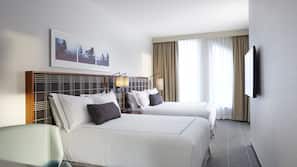 Frette Italian sheets, premium bedding, minibar, in-room safe
