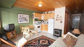 TV, fireplace, DVD player