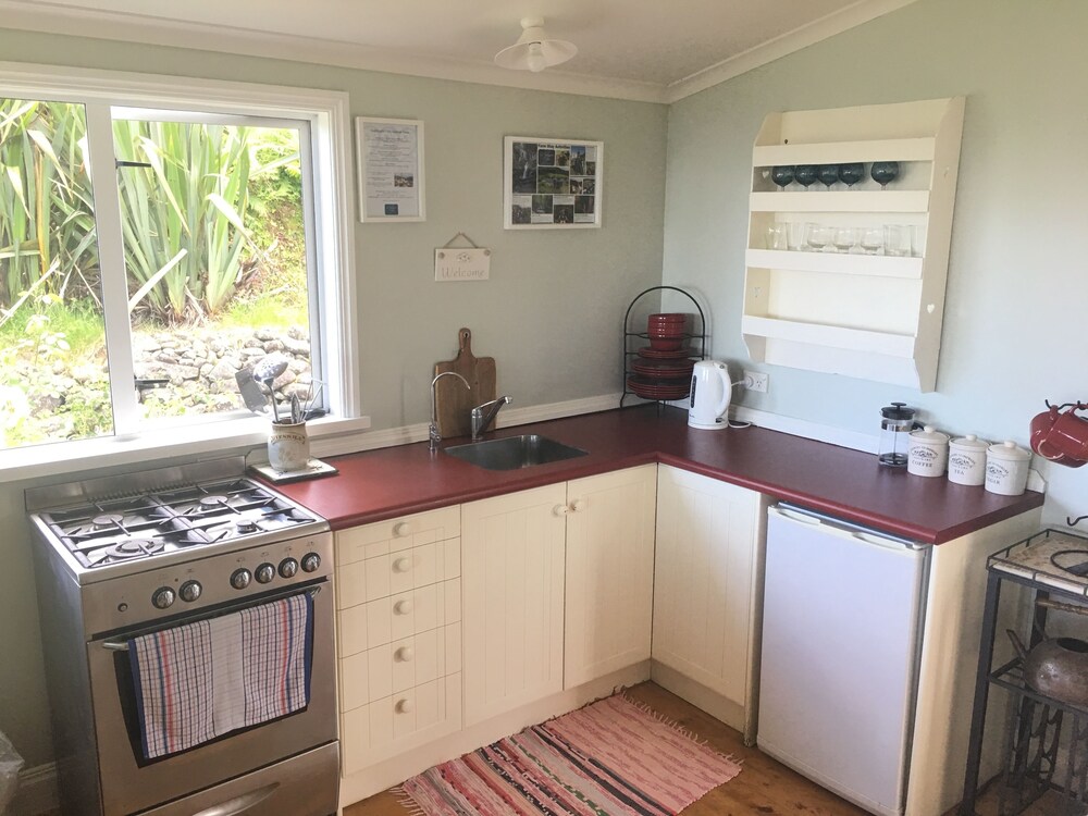 Nightingale Falls Farmstay Retreat Whakatete Bay Nzl Best - 