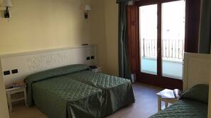 Ropa de cama de alta calidad y escritorio