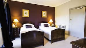 Egyptian cotton sheets, premium bedding, in-room safe, desk