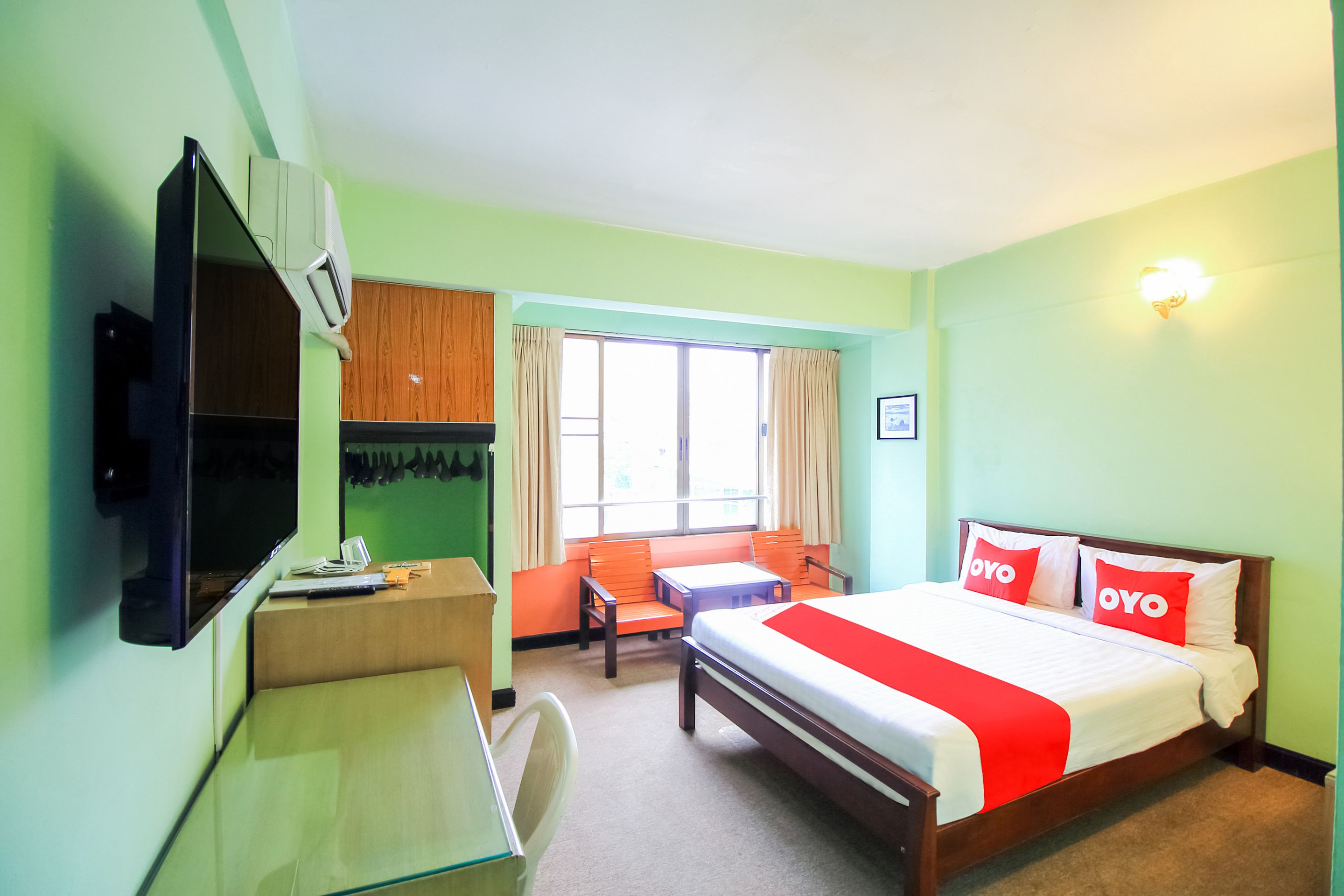 Oyo 299 Crown Bts Nana Hotel In Bangkok Thailand Expedia
