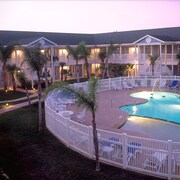 Rockport Beach Hotels Oceanfront From 60 Travelocity The Inn At Fulton Harbor