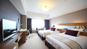 In-room safe, desk, blackout curtains, soundproofing