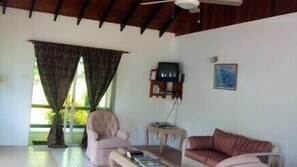 1 bedroom, in-room safe, iron/ironing board, free WiFi
