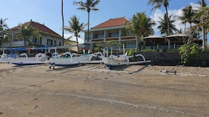 Di pantai