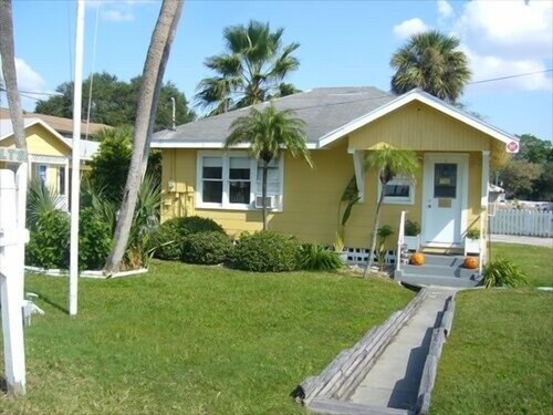 Great Place to stay Sunshine Cozy Cottages near Indian Rocks Beach 