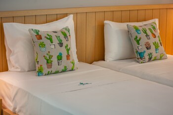 cactus hotel zante reviews