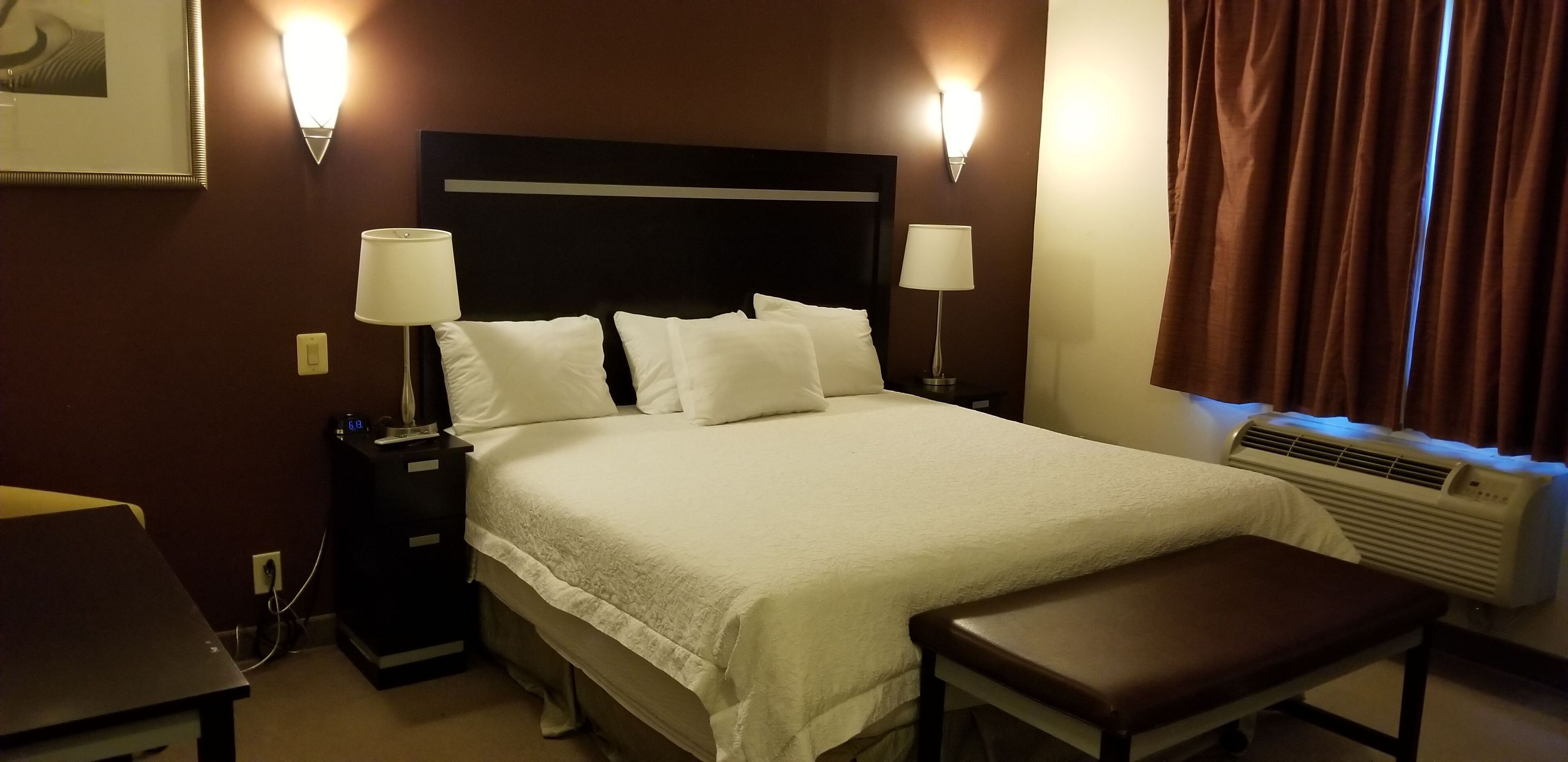 Smithtown Inn in Smithtown, United States