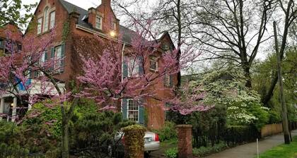 Clifford House Private Home Bed & Breakfast