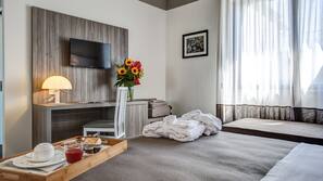 Minibar, una cassaforte in camera, una scrivania