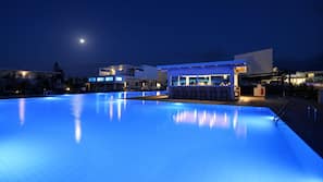 Indoor pool, 2 outdoor pools, sun loungers