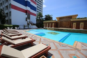 Outdoor pool, pool umbrellas, sun loungers