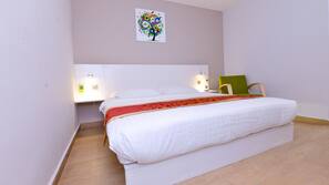 Premium bedding, in-room safe, desk, blackout curtains