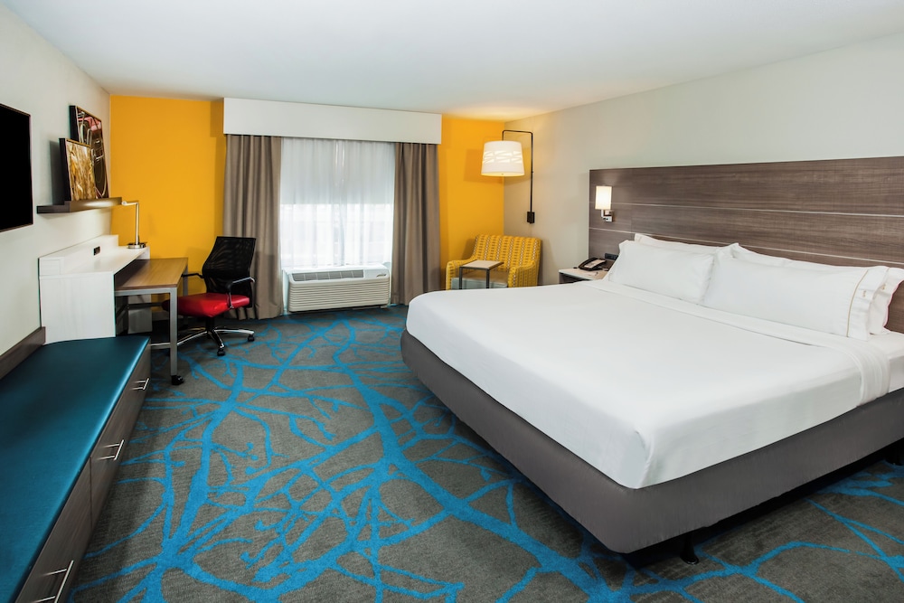 Holiday Inn Express & Suites Litchfield West, an IHG Hotel