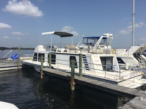 Great Place to stay Harbor Houseboat near Fort Walton Beach 