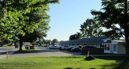 The Maplewood Motel