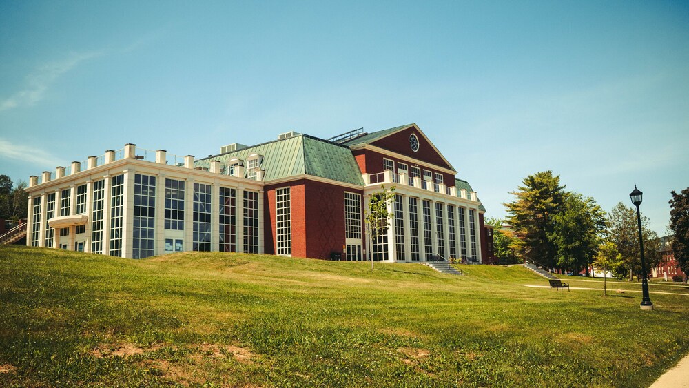 UNB Fredericton Summer Deals & Reviews (Fredericton, CAN