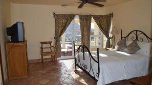 3 bedrooms, individually furnished, cribs/infant beds, free WiFi