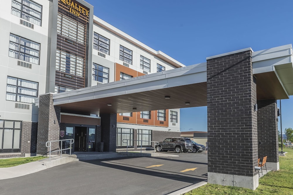 Quality Inn Sept Iles In Sept Iles Hotel Rates Reviews On Orbitz