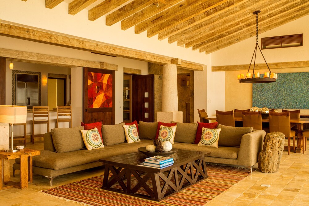 Lobby sitting area, Casa Piedra Blanca