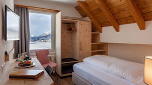 Memory foam beds, minibar, in-room safe, desk
