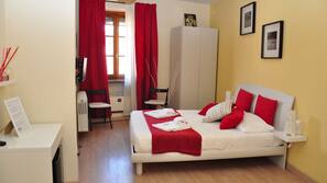 Cots/infant beds, rollaway beds, free WiFi