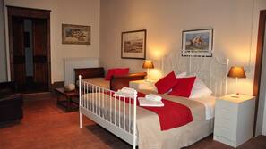 Cots/infant beds, rollaway beds, free WiFi