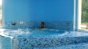 Bain à remous intérieur