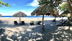 Ubicación a pie de playa y bar en la playa