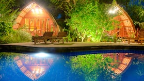 3 piscines extérieures