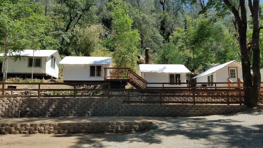 Indian Flat RV Park Tent Cabins & Cottages, El Portal 123 Room