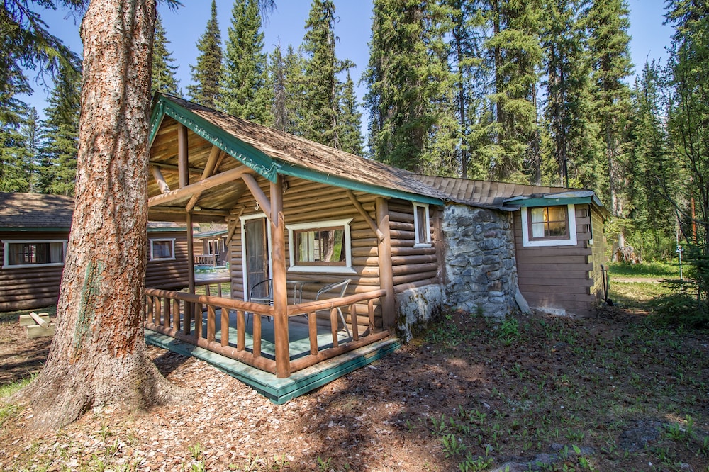 Kootenay Park Lodge in Vermilion Crossing | Best Rates & Deals on Orbitz