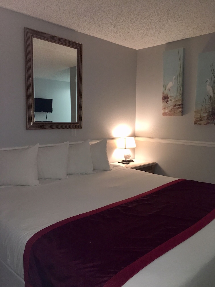 Paradise Lakes Resort, Clothing Optional Resort - Adult Only