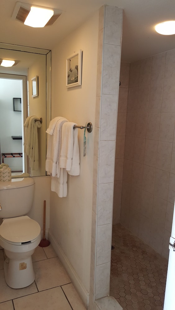 Paradise Lakes Resort, Clothing Optional Resort - Adult Only