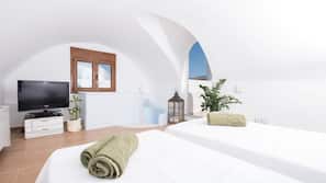 3 bedrooms, Frette Italian sheets, pillow top beds, in-room safe