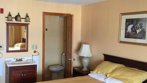 1 bedroom, Egyptian cotton sheets, premium bedding, free WiFi