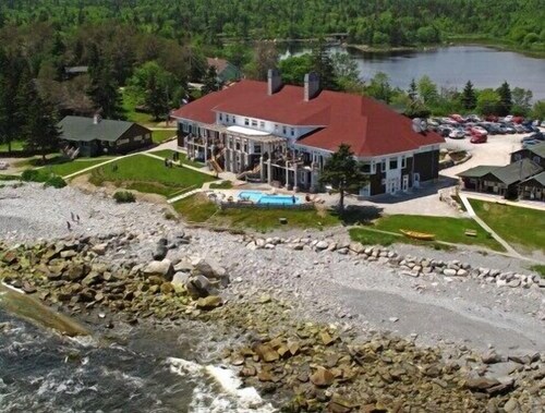 White Point Beach Resort Hunts Point, CAN - Best Price Guarantee |  lastminute.com.au