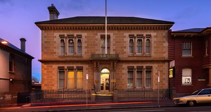 Macquarie Manor